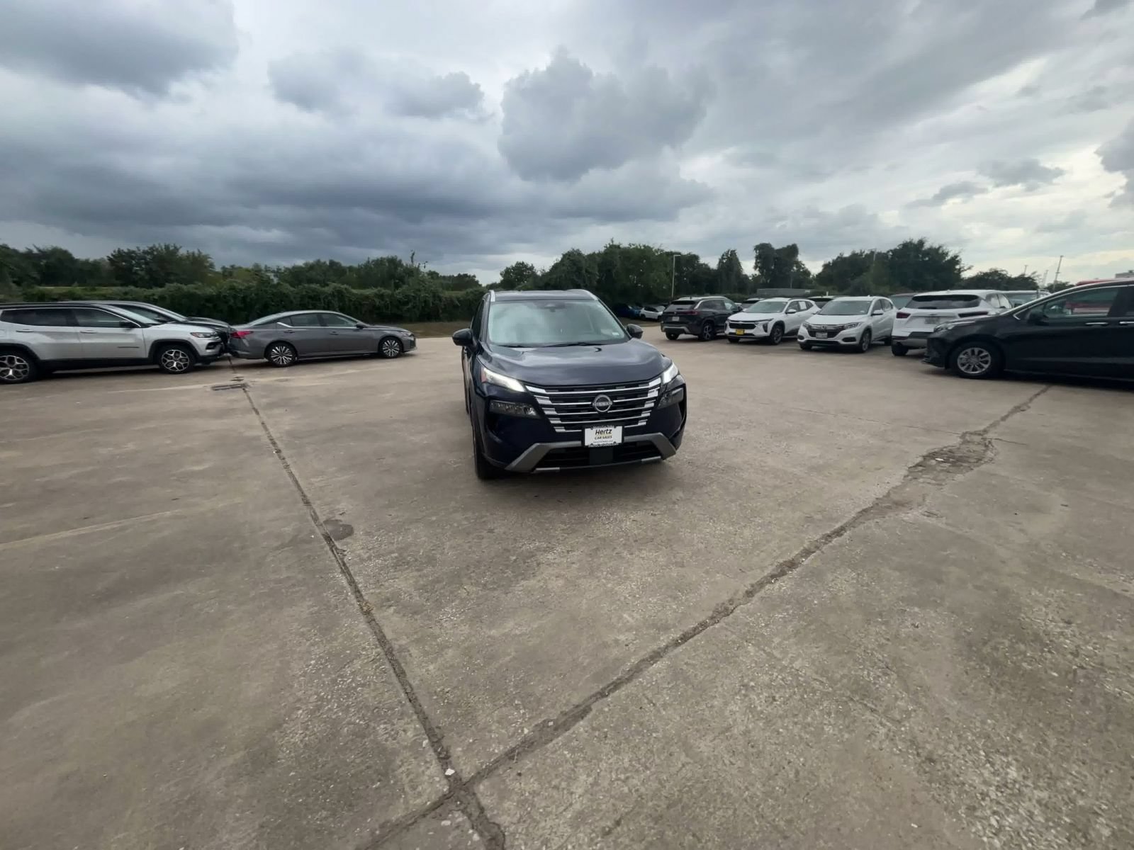 Used 2026 Nissan Rogue SL FWD image 4