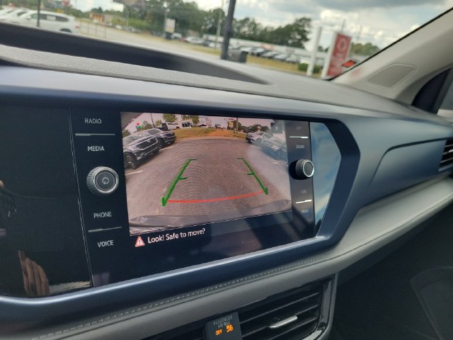 Certified 2024 Volkswagen Taos SE w/ Panoramic Sunroof Package FWD image 36
