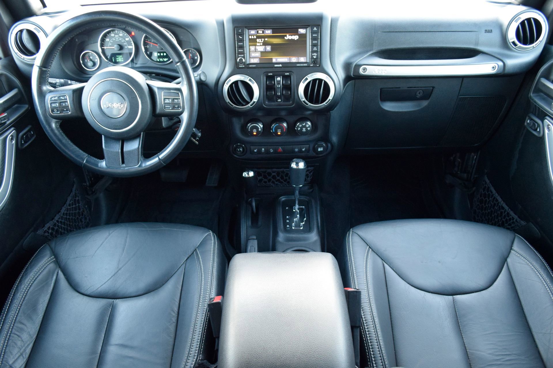 Used 2018 Jeep Wrangler Unlimited Rubicon w/ Connectivity Group image 7