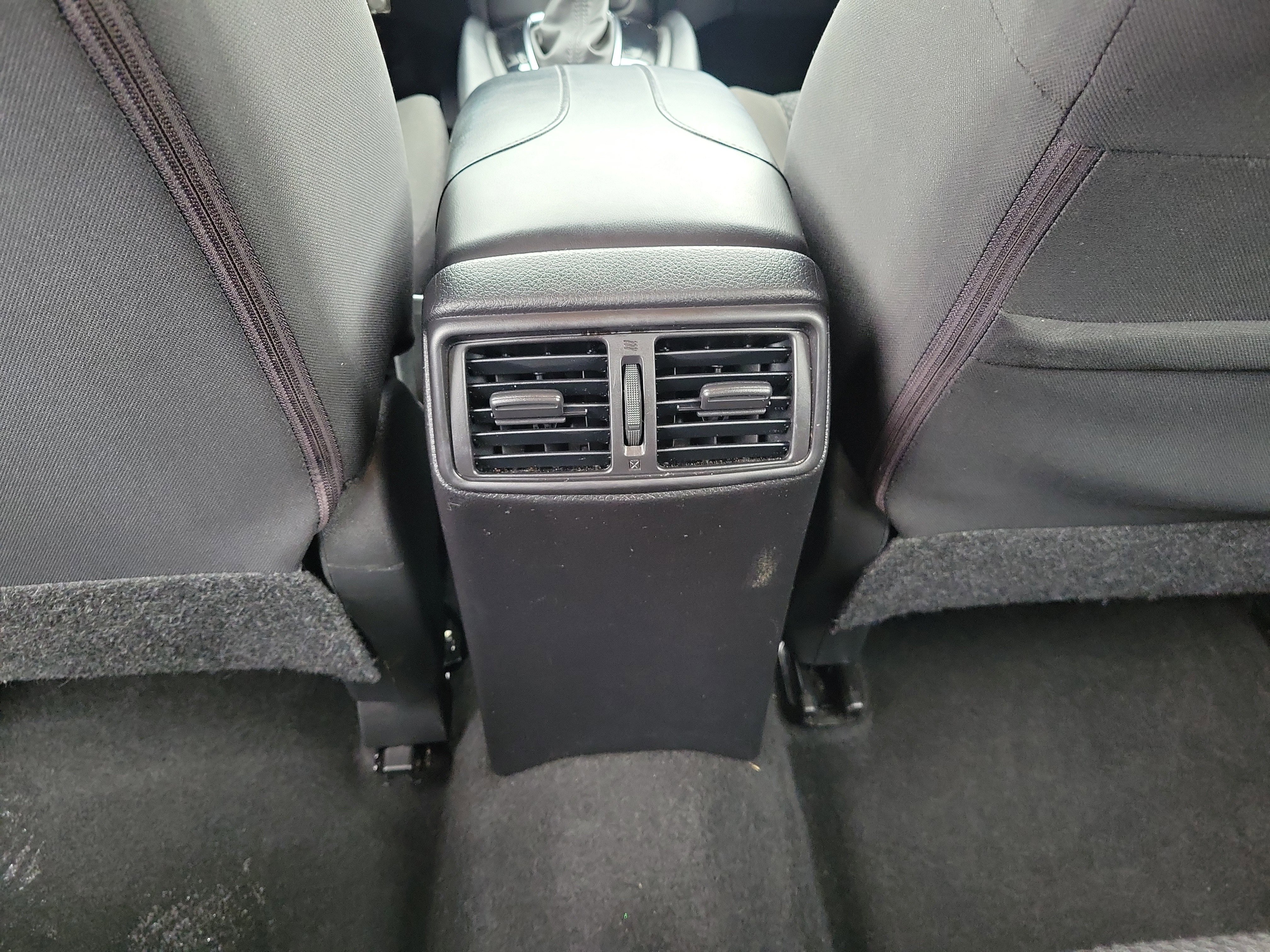 Used 2022 Nissan Rogue Sport S image 11