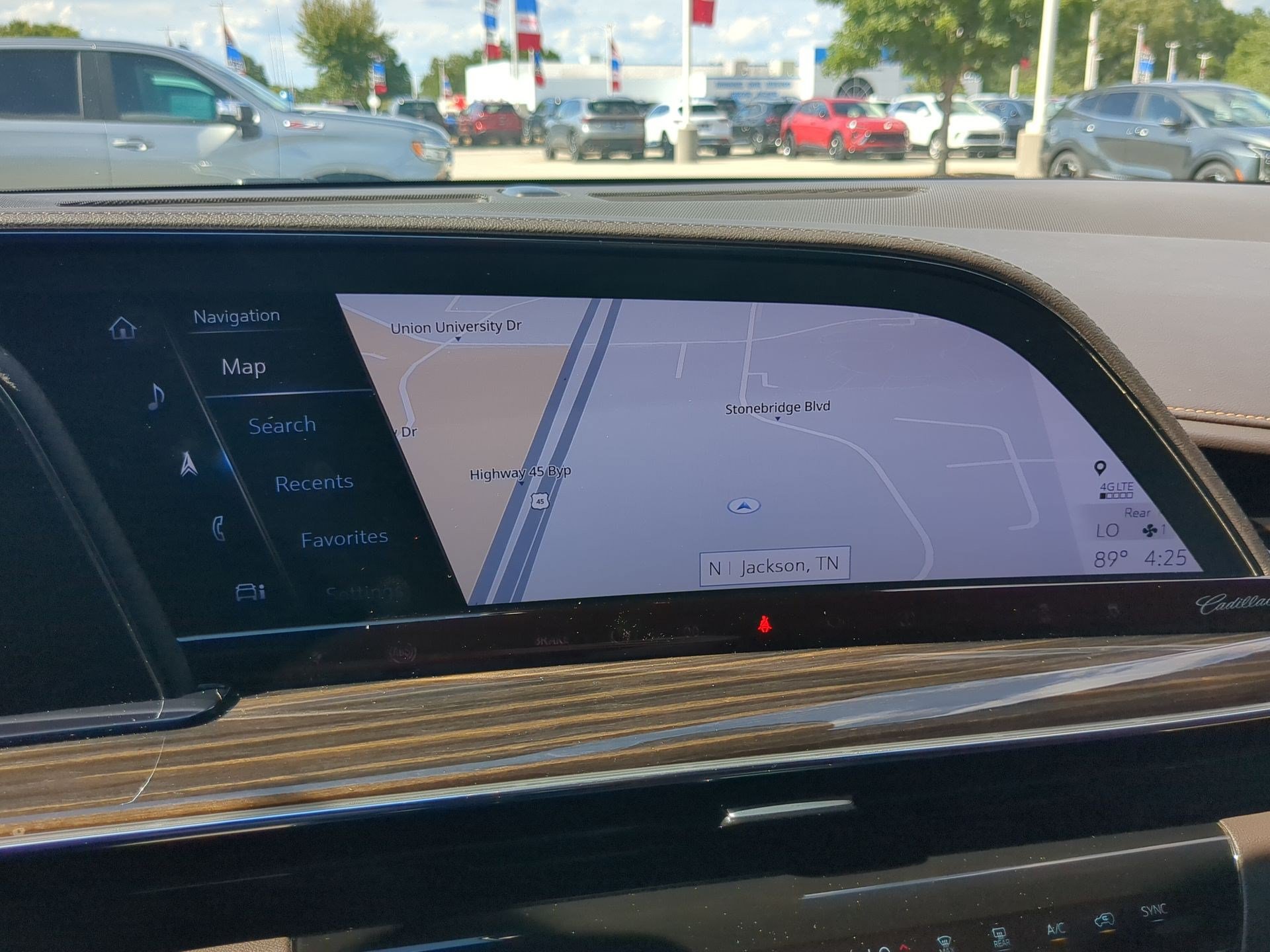 Used 2022 Cadillac Escalade Premium Luxury RWD image 16
