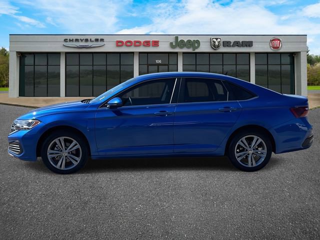 Used 2024 Volkswagen Jetta SE image 31