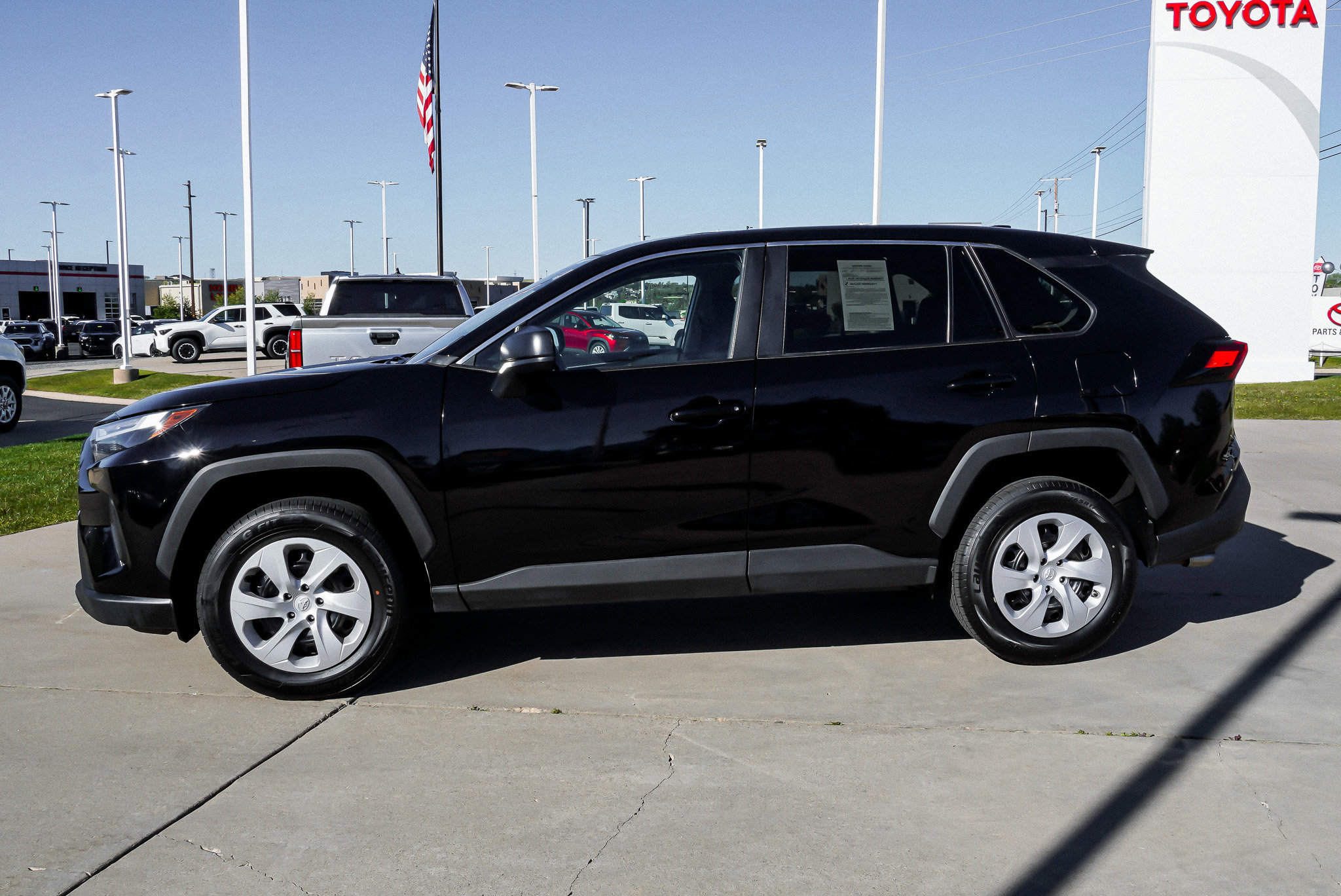 Certified 2024 Toyota RAV4 LE AWD/4WD image 5