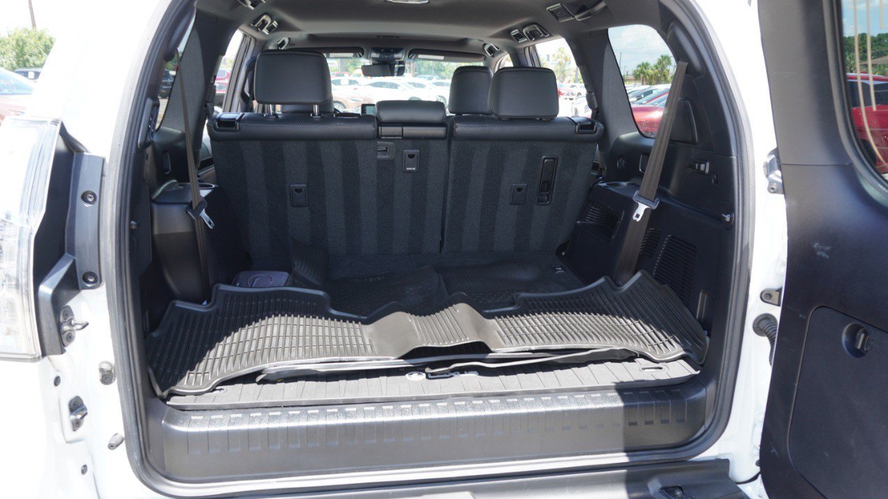 Certified 2022 Lexus GX 460 Luxury w/ Accessory Package AWD/4WD image 39