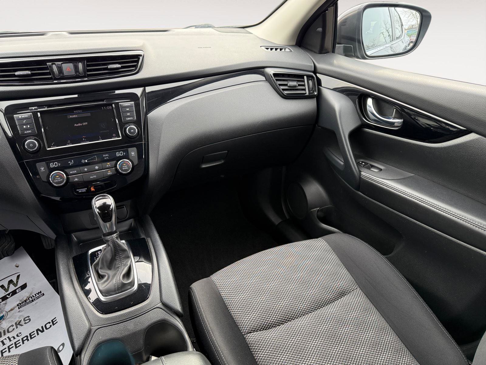 Used 2022 Nissan Rogue Sport SV image 12