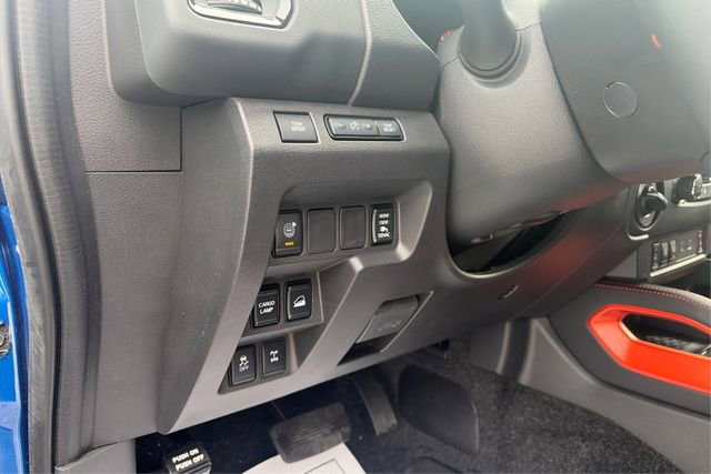 Used 2024 Nissan Frontier PRO-4X w/ Pro Convenience Package image 16