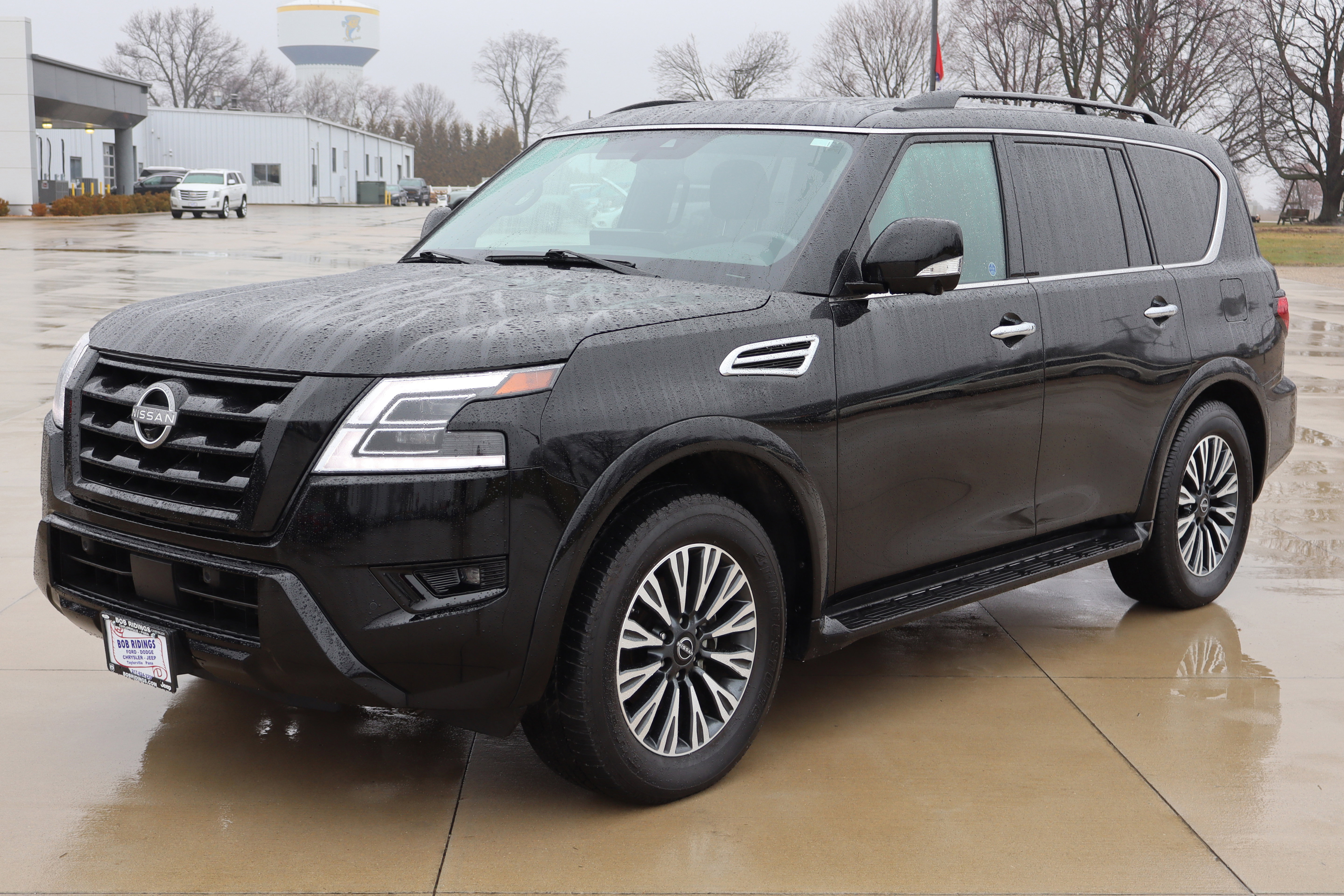 Used 2024 Nissan Armada SL w/ Midnight Edition Package image 2