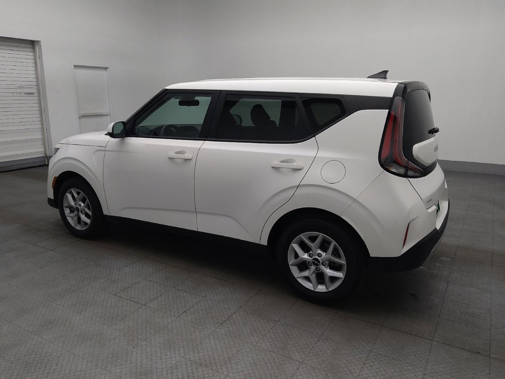 Used 2025 Kia Soul LX image 3