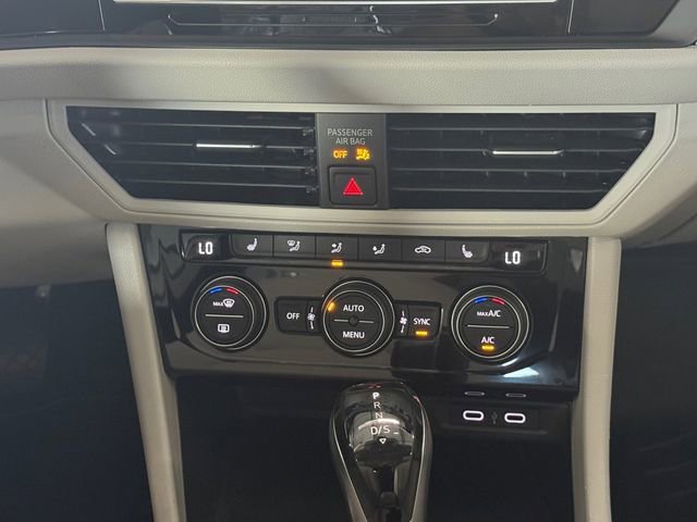 Used 2022 Volkswagen Jetta SE image 4