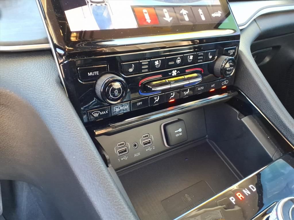 Used 2023 Jeep Grand Cherokee Limited w/ Luxury Tech Group II image 58