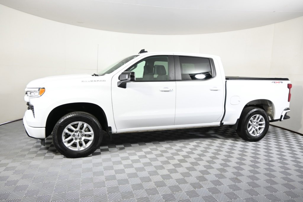 Used 2024 Chevrolet Silverado 1500 RST image 2