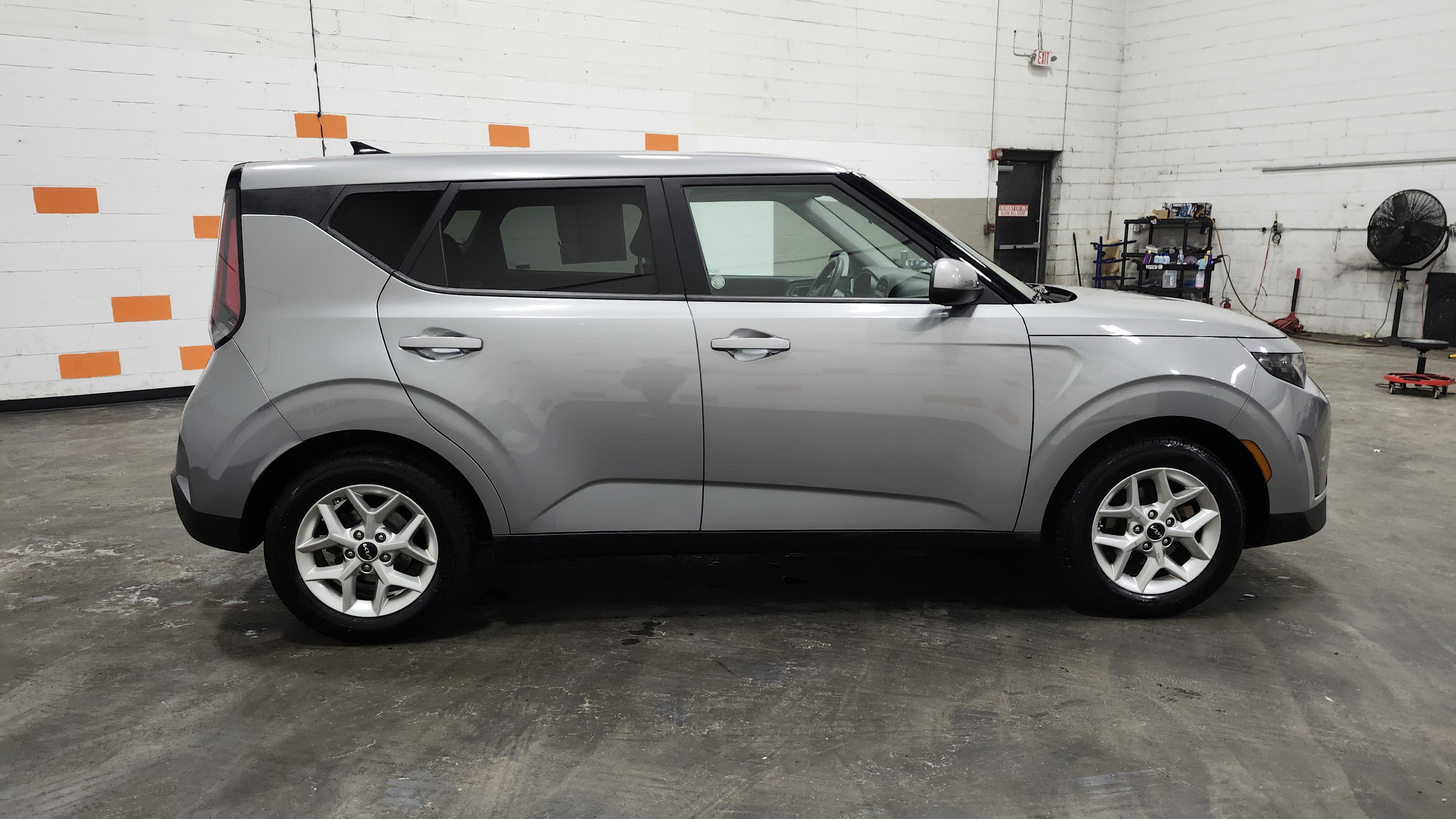 Used 2023 Kia Soul LX w/ Option Group 015 image 17
