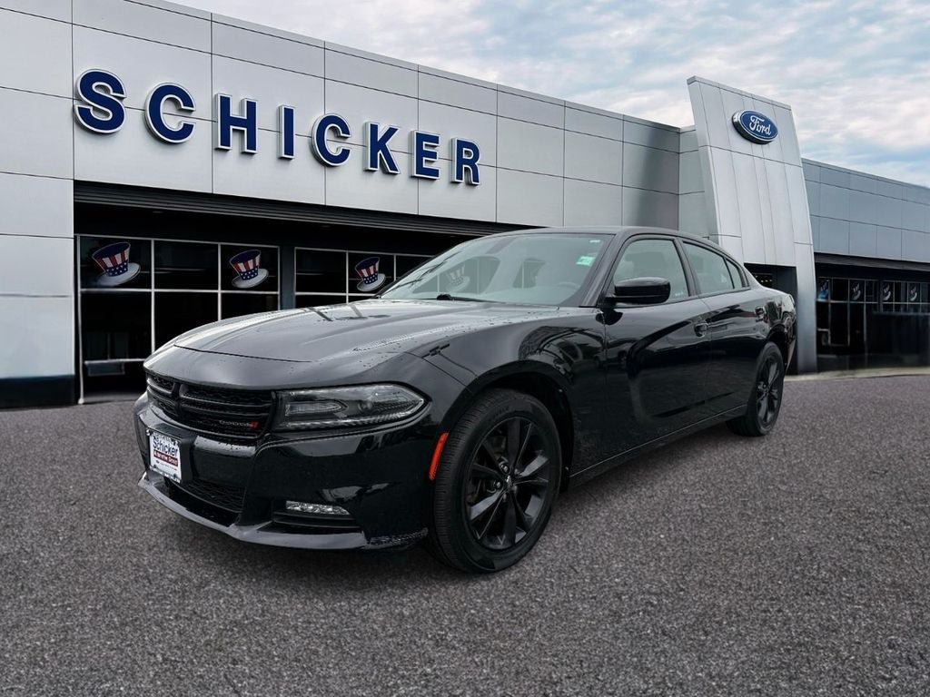 Used 2021 Dodge Charger SXT w/ Blacktop Package AWD/4WD image 4
