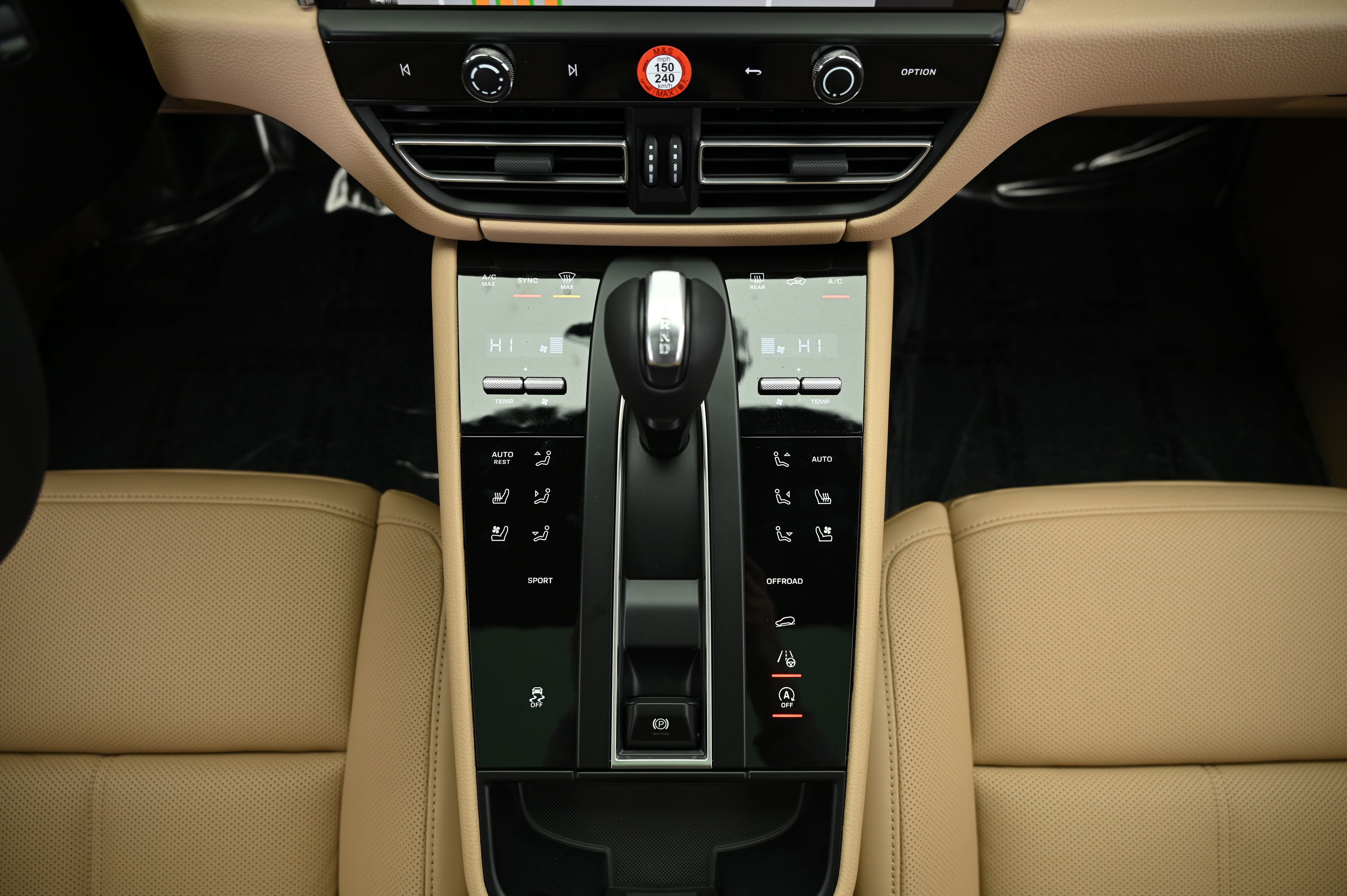 Used 2025 Porsche Macan image 44