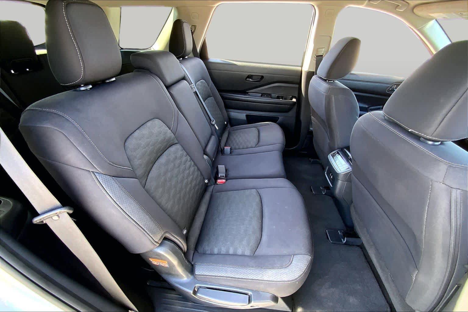 Used 2023 Nissan Pathfinder SV FWD image 19