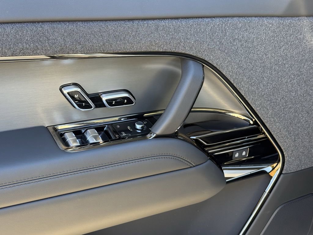 New 2025 Land Rover Range Rover Sport SE image 15