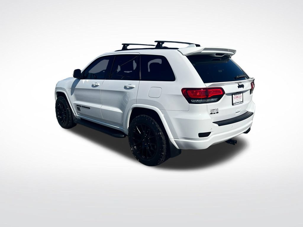 Used 2021 Jeep Grand Cherokee Laredo X AWD/4WD image 4