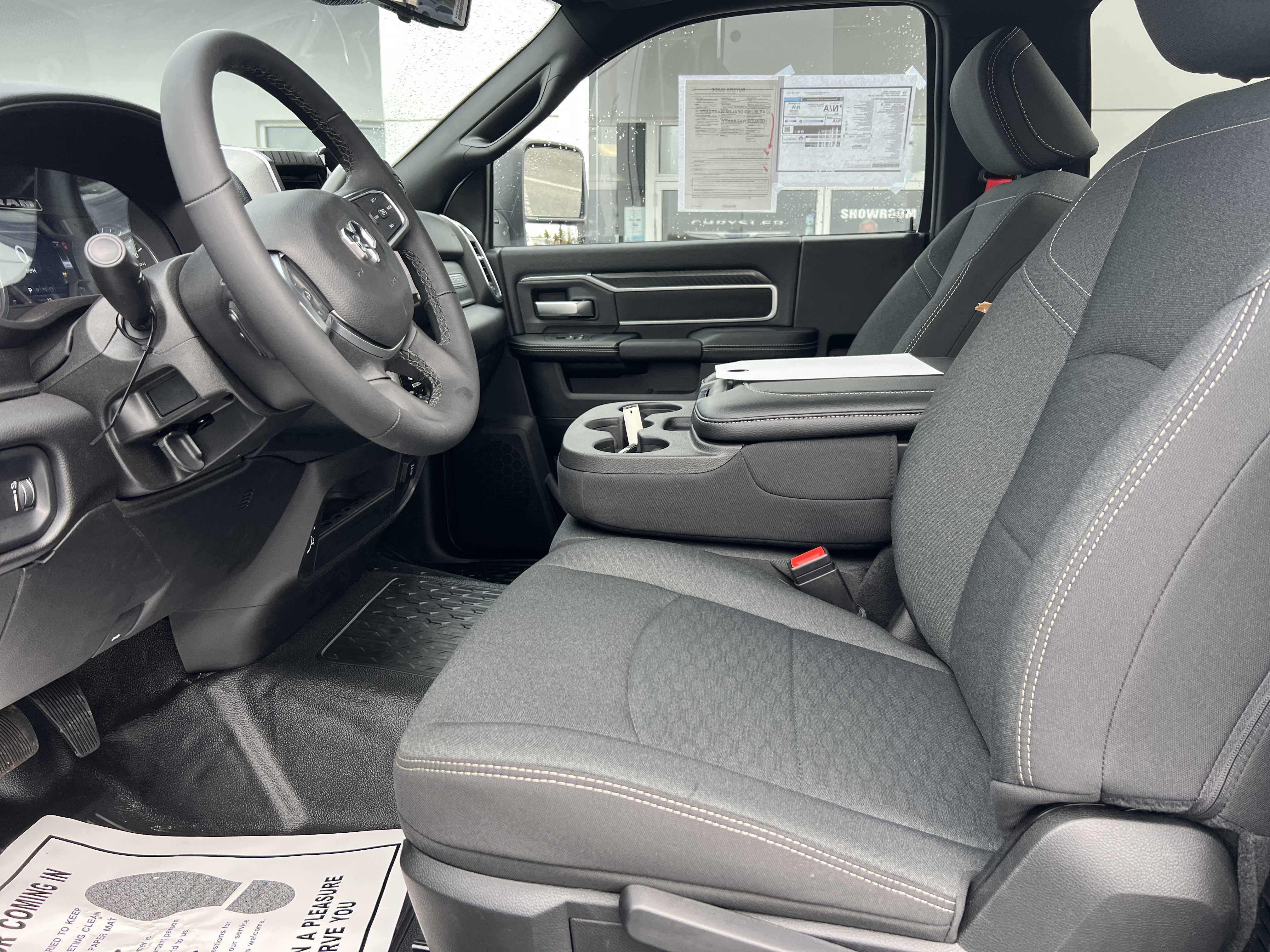 Used 2025 RAM 5500 4x4 Regular Cab image 13