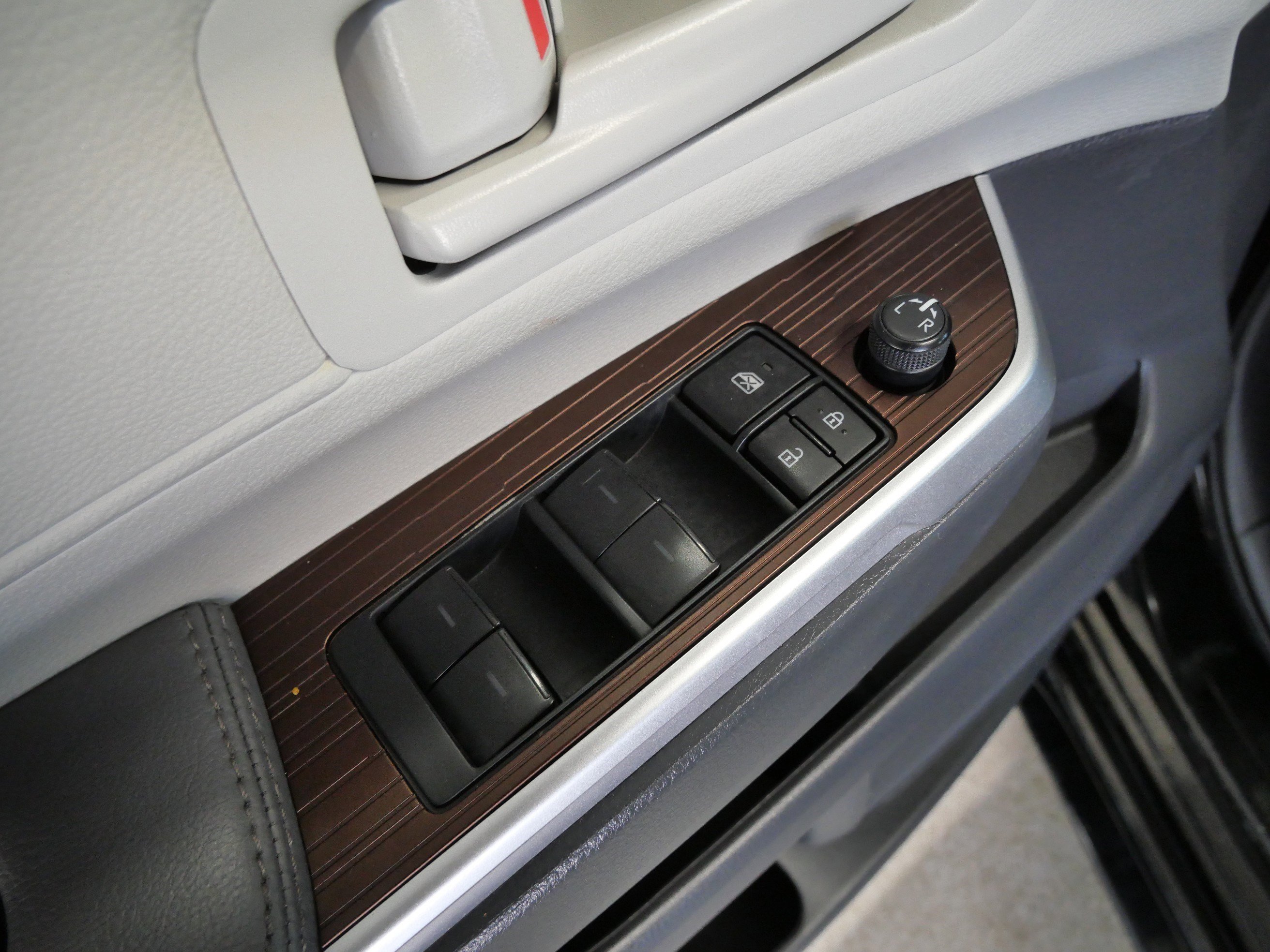 Certified 2024 Toyota Sienna LE image 20