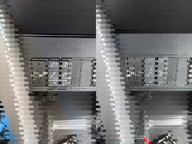 Used 2018 Toyota RAV4 Platinum image 18