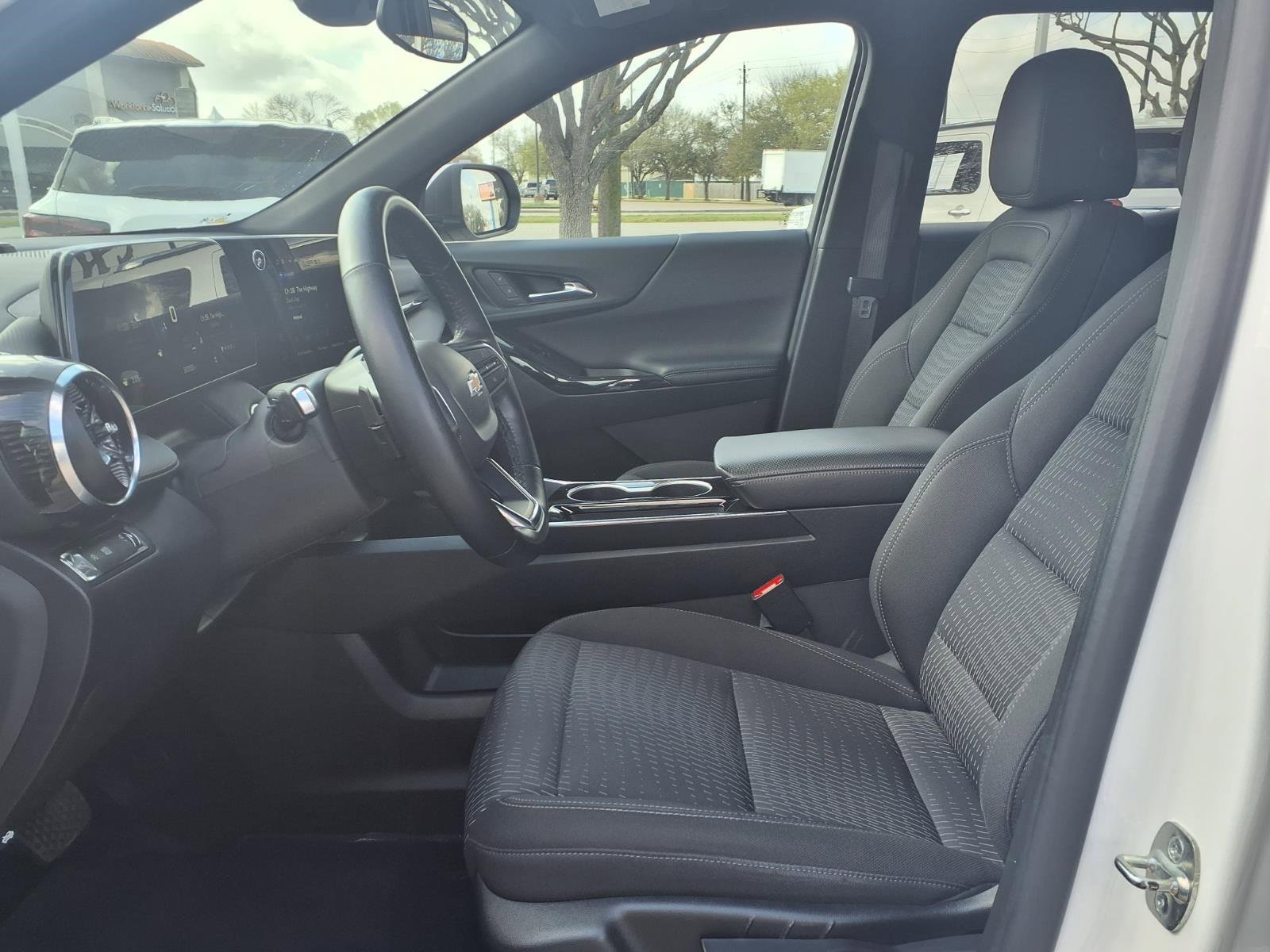 Used 2025 Chevrolet Equinox LT image 17