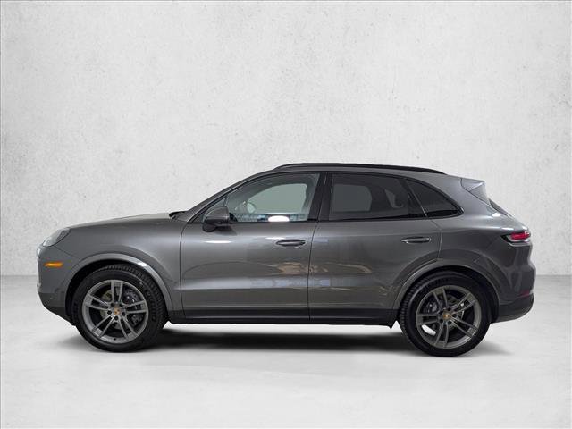 Certified 2025 Porsche Cayenne AWD/4WD image 2