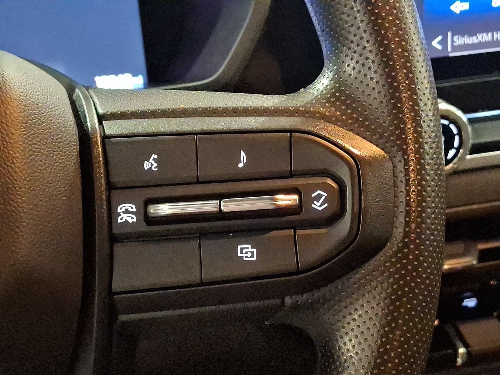 Used 2024 Chevrolet Colorado W/T w/ WT Convenience Package II RWD image 21