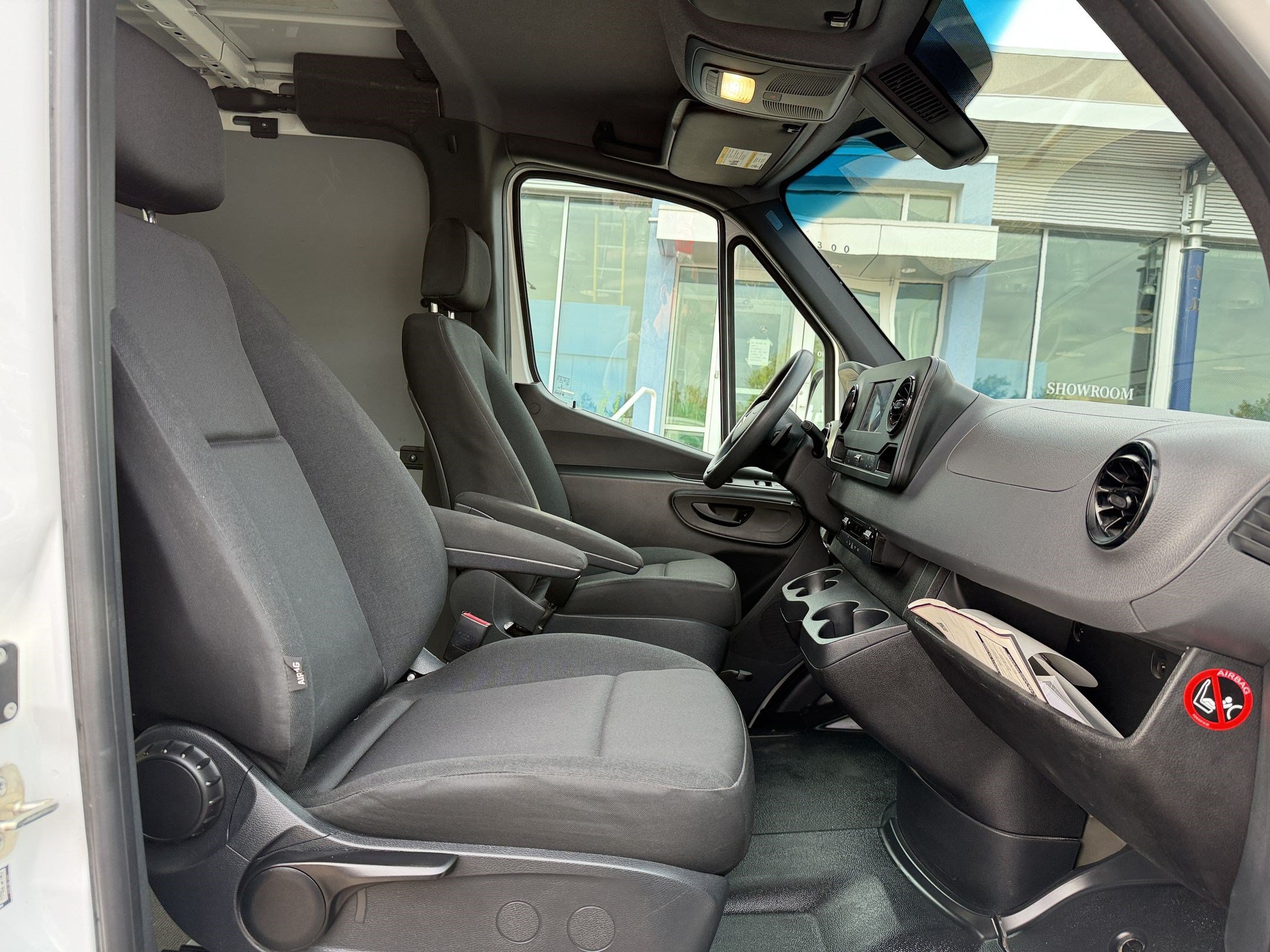 Used 2021 Mercedes-Benz Sprinter 1500 image 24