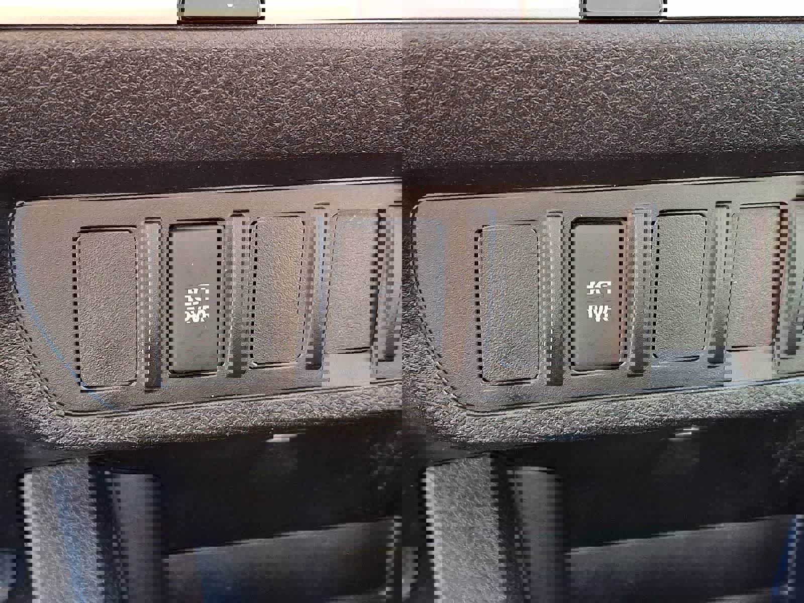 Certified 2023 Toyota Tacoma SR w/ SR Convenience Package image 27