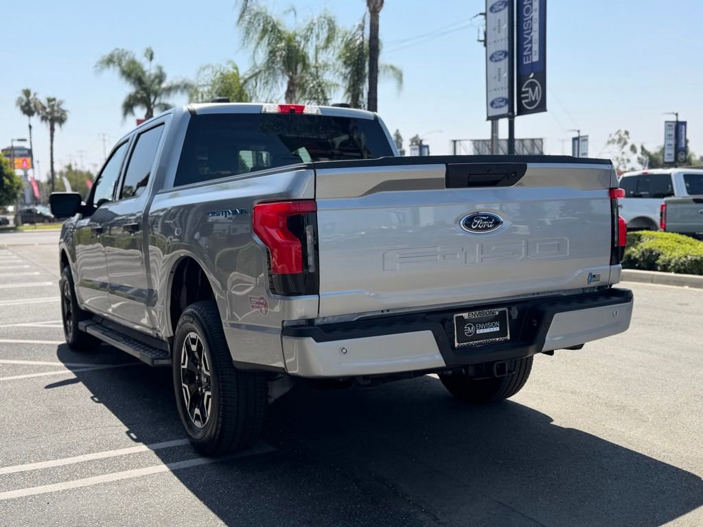 Used 2023 Ford F150 Lightning XLT AWD/4WD image 12