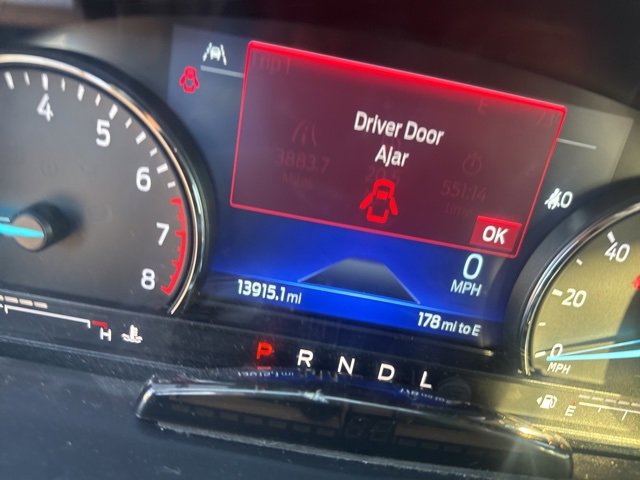 Used 2023 Ford Explorer XLT image 10