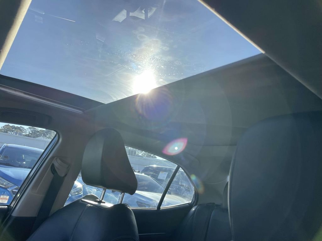 Used 2021 Toyota Camry XSE image 30