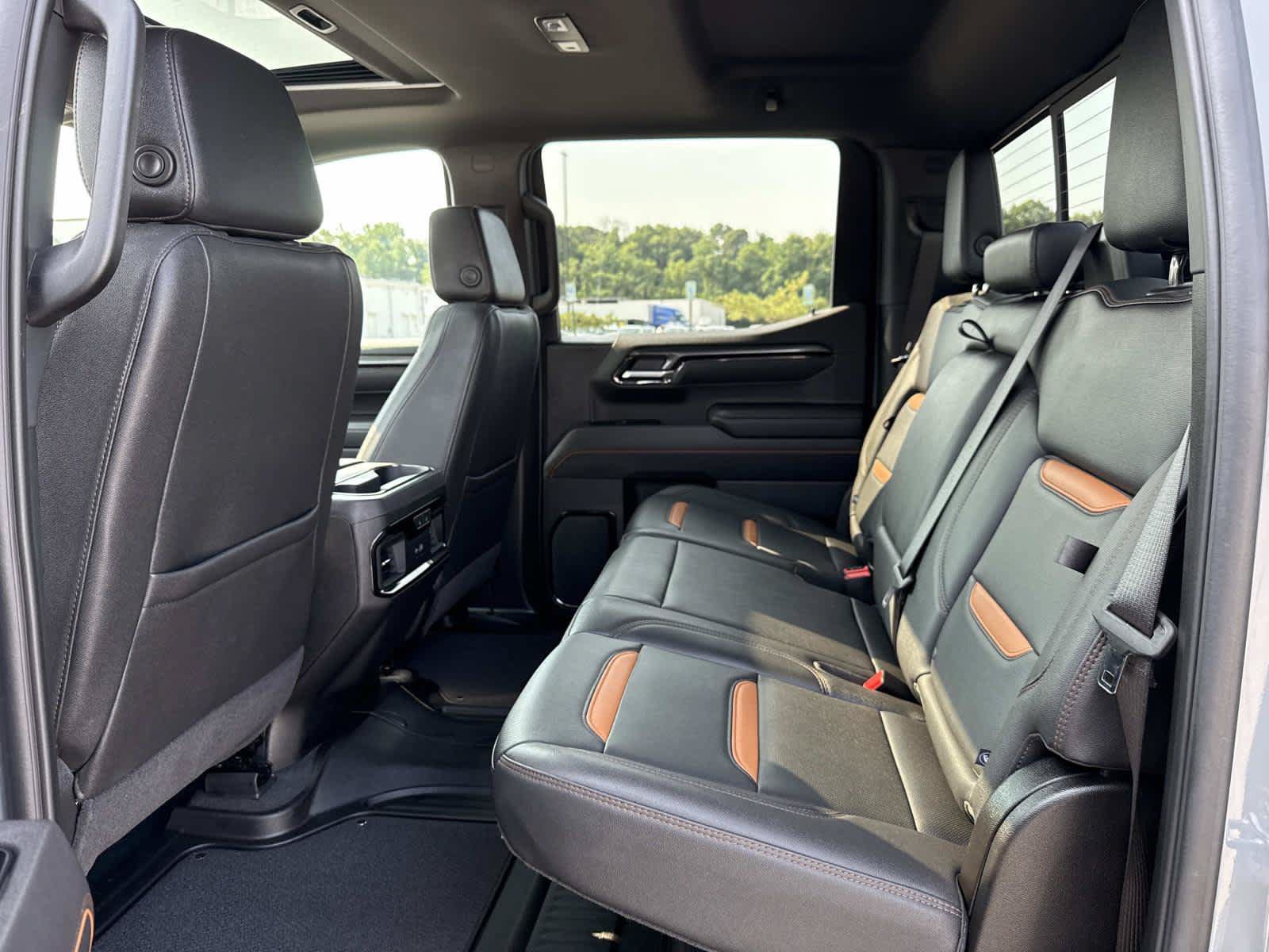 Used 2025 GMC Sierra 1500 AT4 w/ AT4 Premium Package AWD/4WD image 15