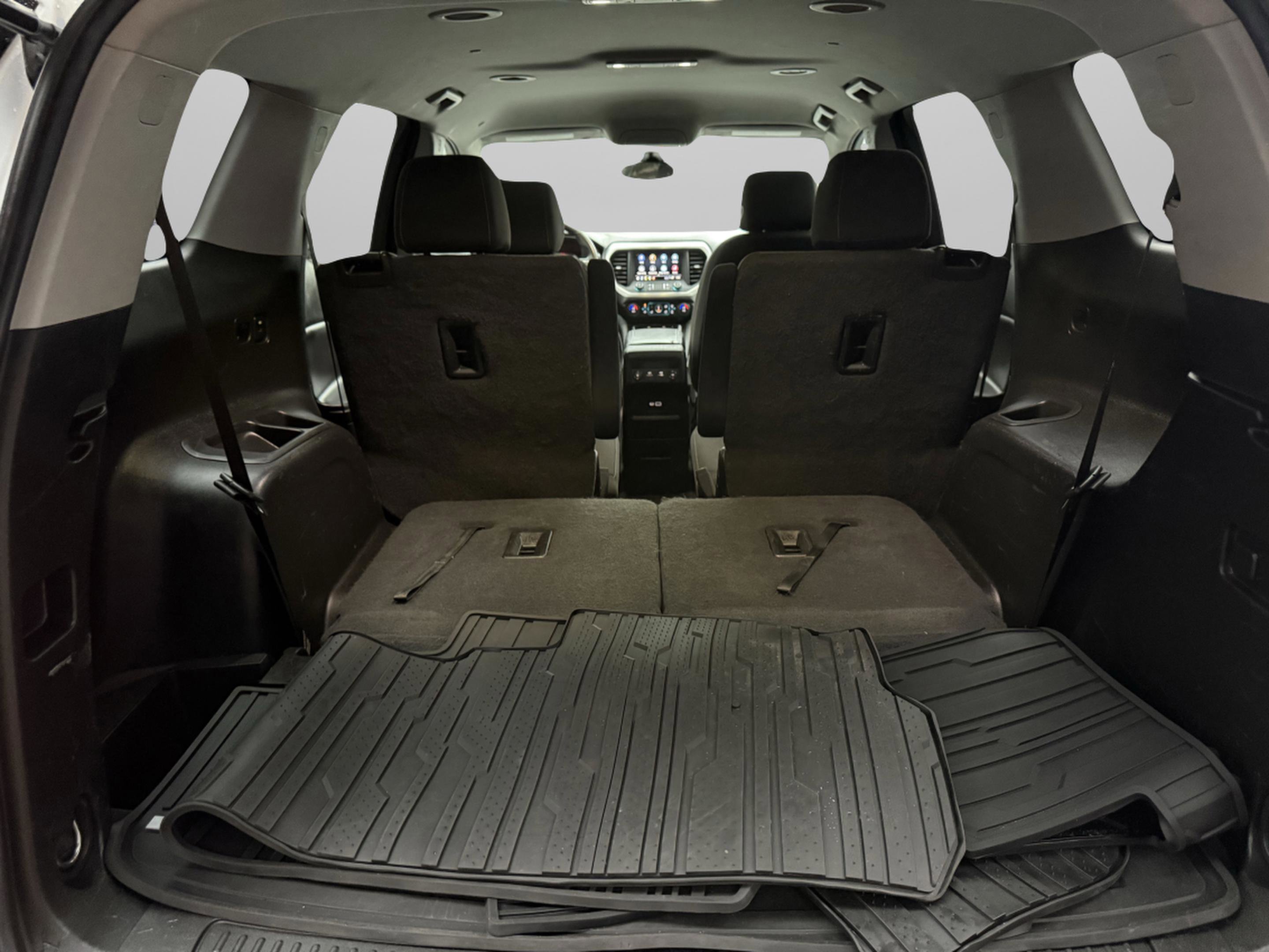 Used 2022 GMC Acadia SLE image 37