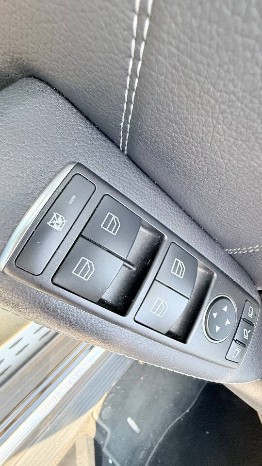 Used 2014 Mercedes-Benz GL 550 4MATIC image 35