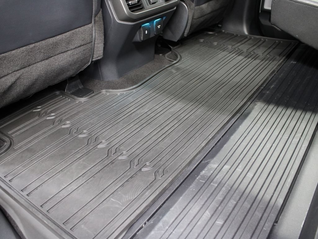 Used 2025 Ford F150 Lariat w/ Equipment Group 502A High AWD/4WD image 75