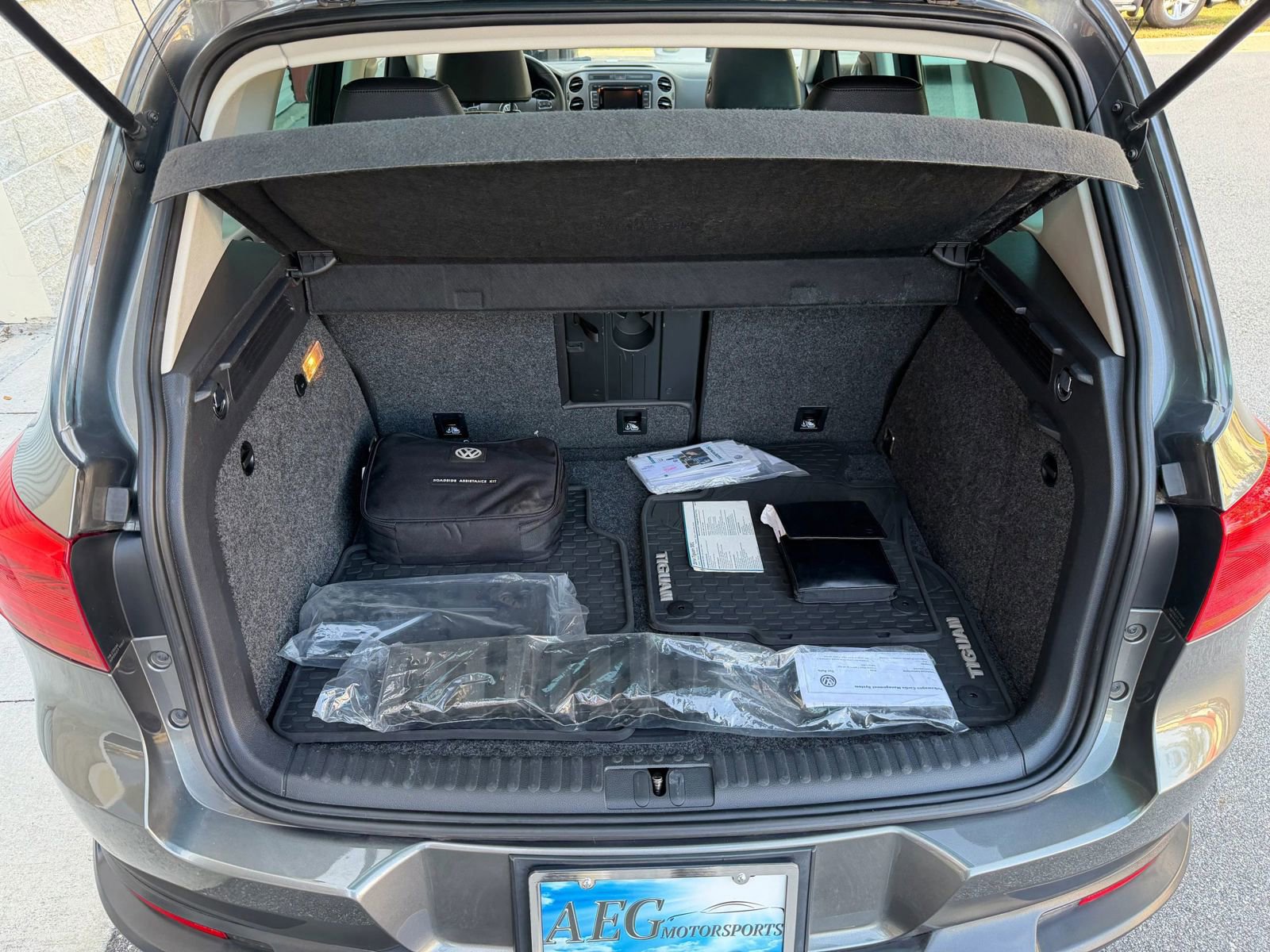 Used 2014 Volkswagen Tiguan S FWD image 16