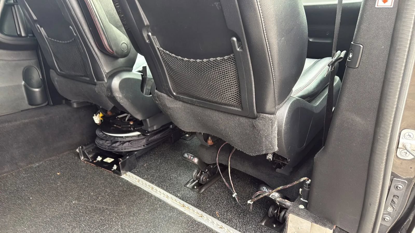 Used 2014 Dodge Grand Caravan R/T w/ Driver Convenience Group FWD image 15