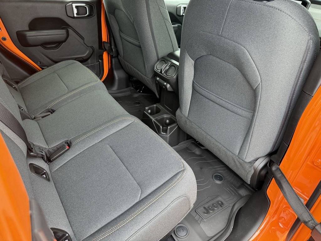 New 2025 Jeep Gladiator Sport image 18