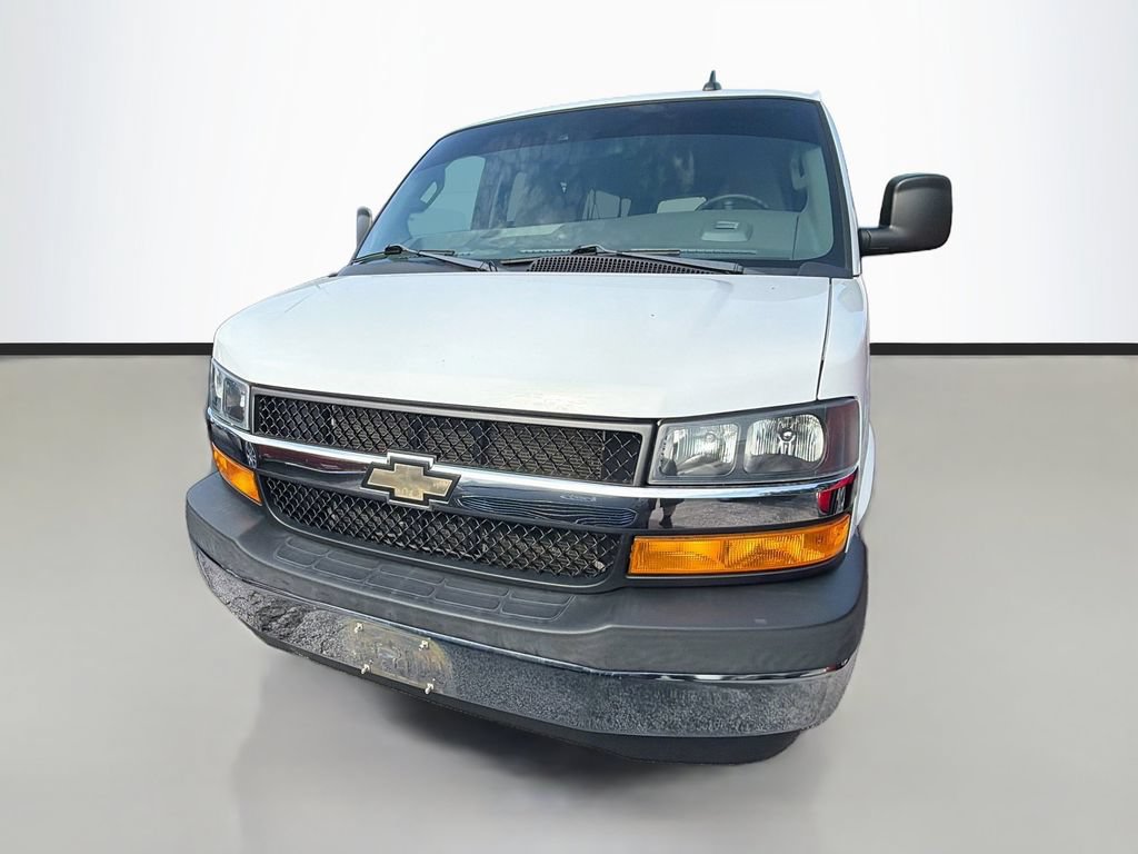 Used 2019 Chevrolet Express 3500 LT w/ LT Preferred Equipment Group RWD image 2