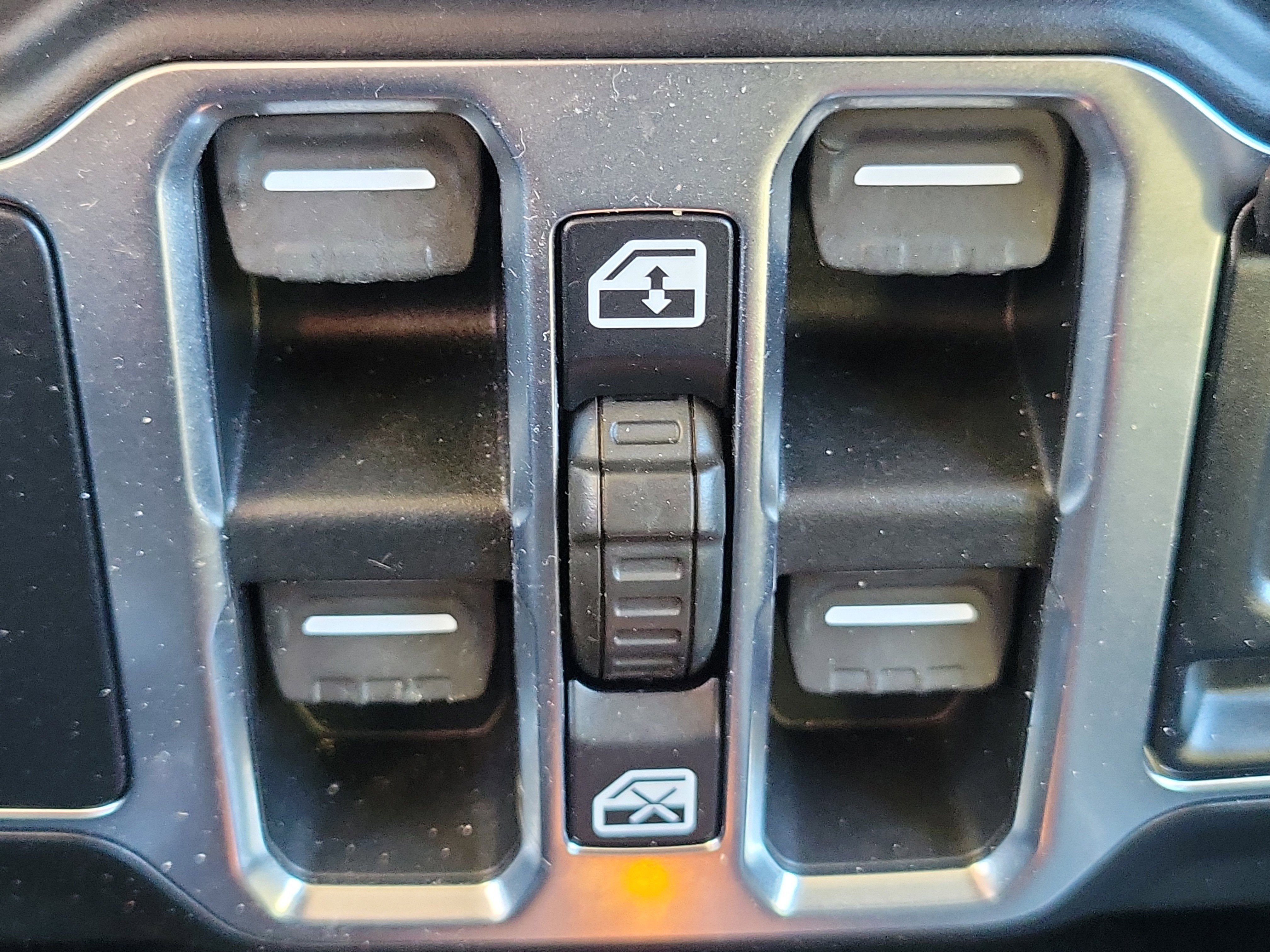 Used 2020 Jeep Gladiator Overland image 25