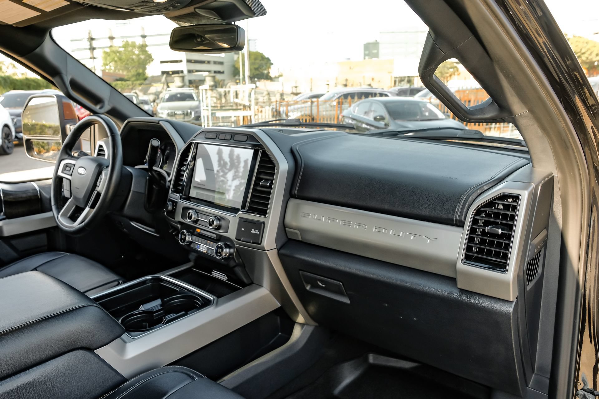 Used 2022 Ford F350 Lariat w/ Black Appearance Package AWD/4WD image 15