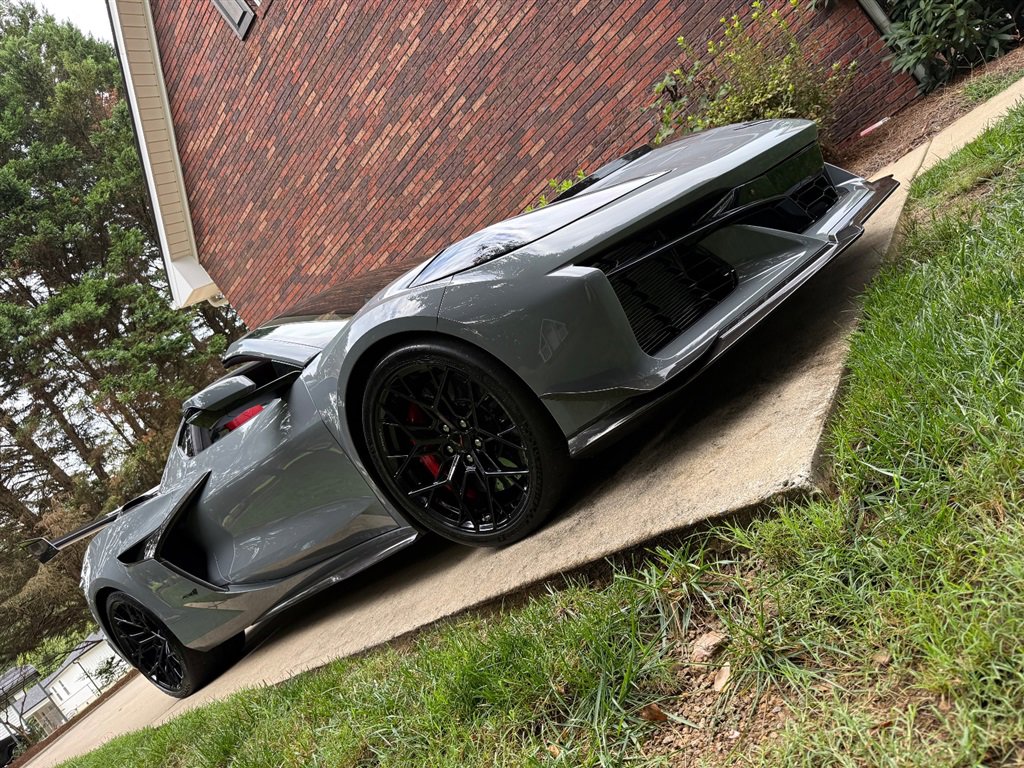 Used 2025 Chevrolet Corvette ZR1 w/ ZR1 Carbon Fiber Aero Package image 34
