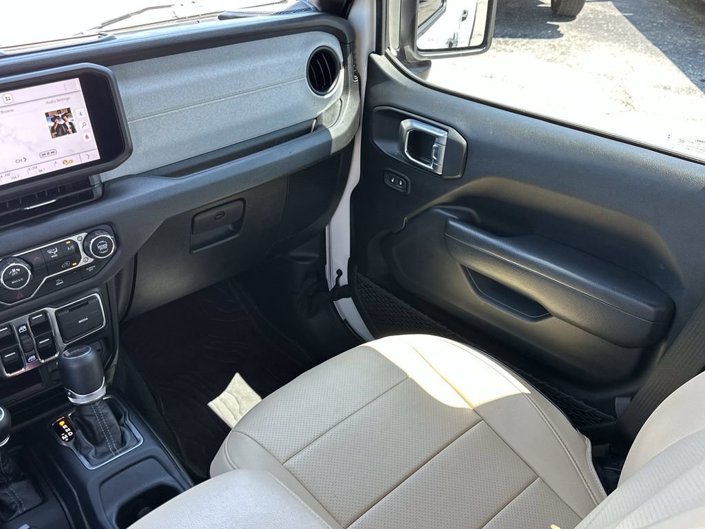 Used 2024 Jeep Gladiator Sport AWD/4WD image 15