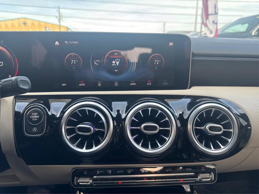 Used 2020 Mercedes-Benz CLA 250 image 22