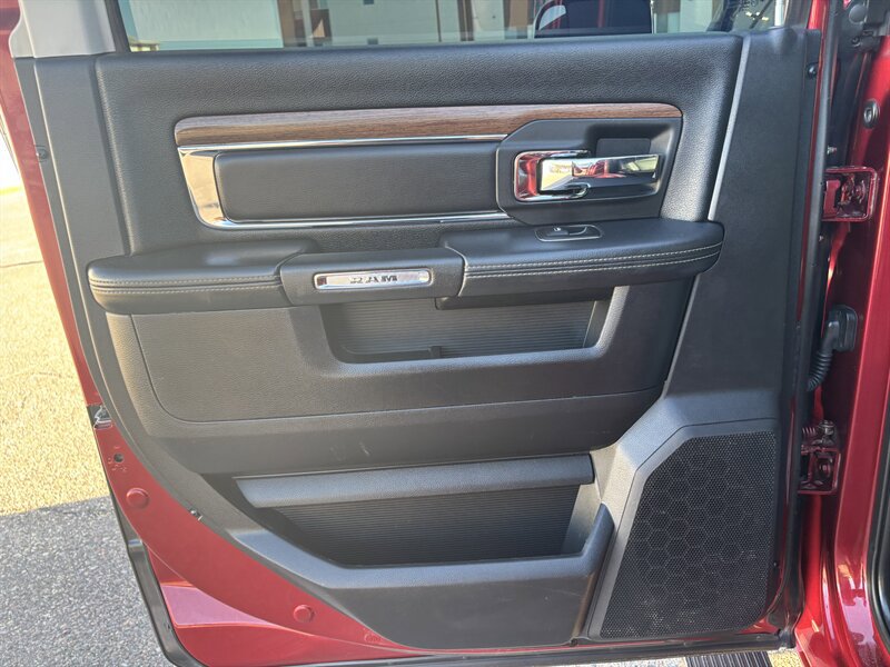 Used 2015 RAM 2500 Laramie w/ Convenience Group AWD/4WD image 39