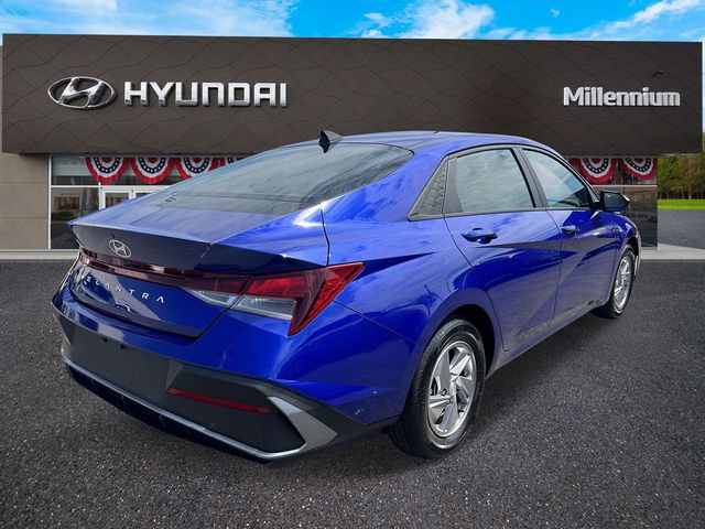 Certified 2025 Hyundai Elantra SE FWD image 7
