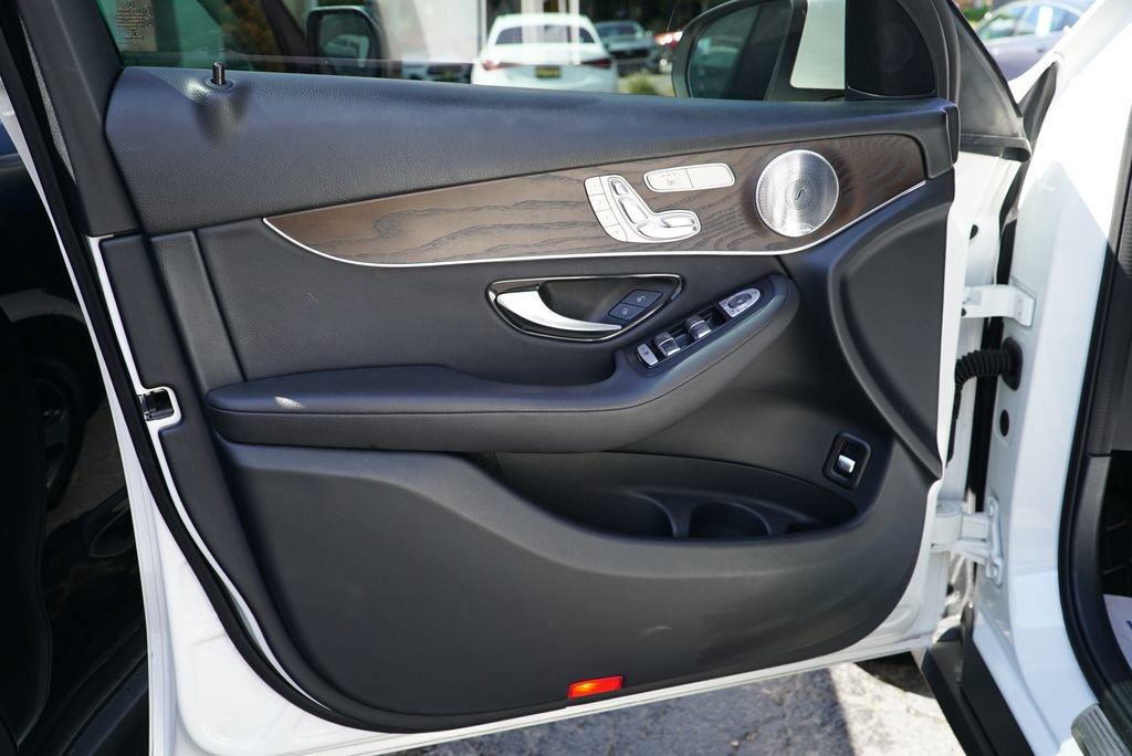 Used 2020 Mercedes-Benz GLC 300 4MATIC Coupe image 23