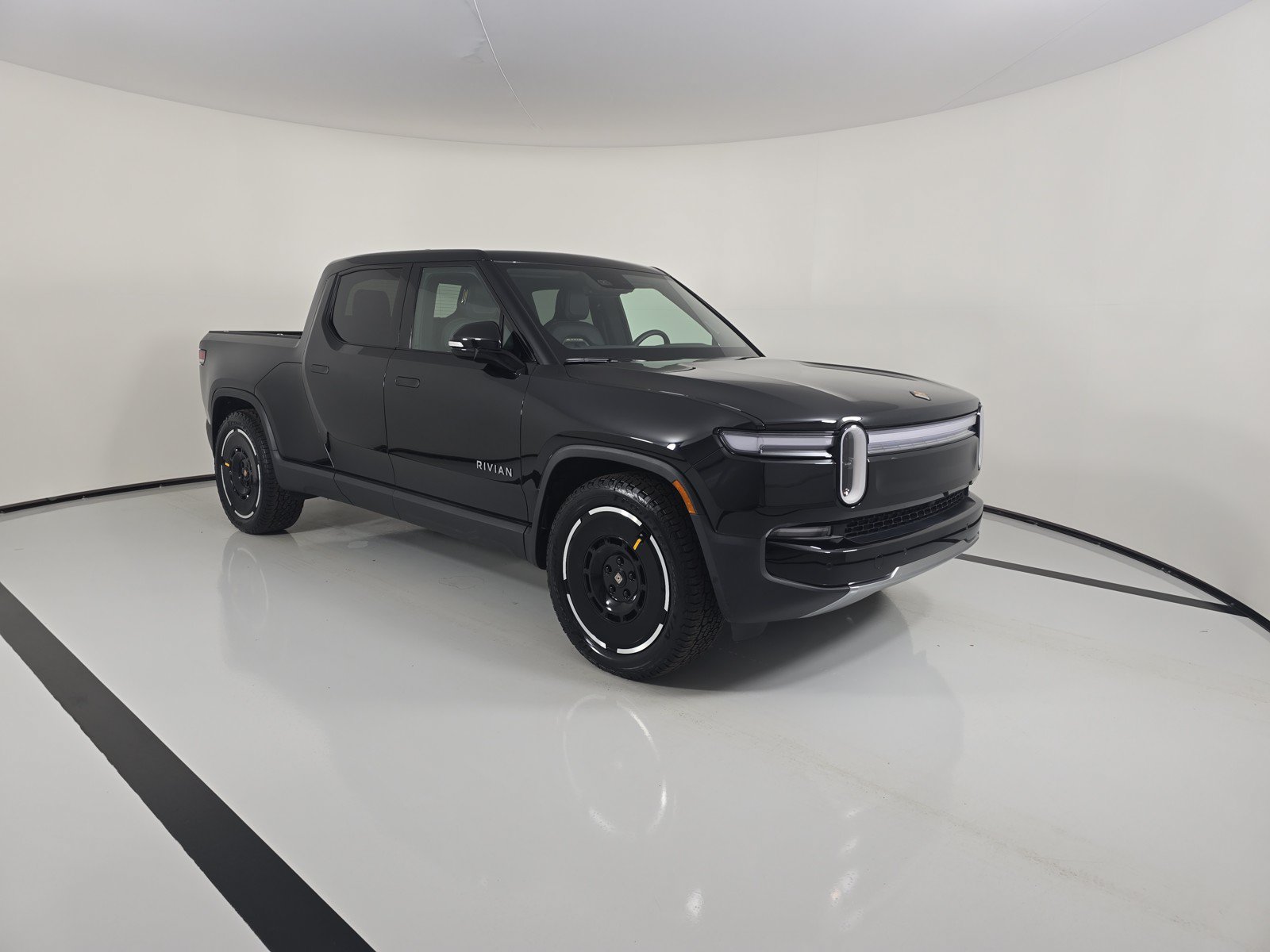 Used 2025 Rivian R1T Adventure AWD/4WD image 7