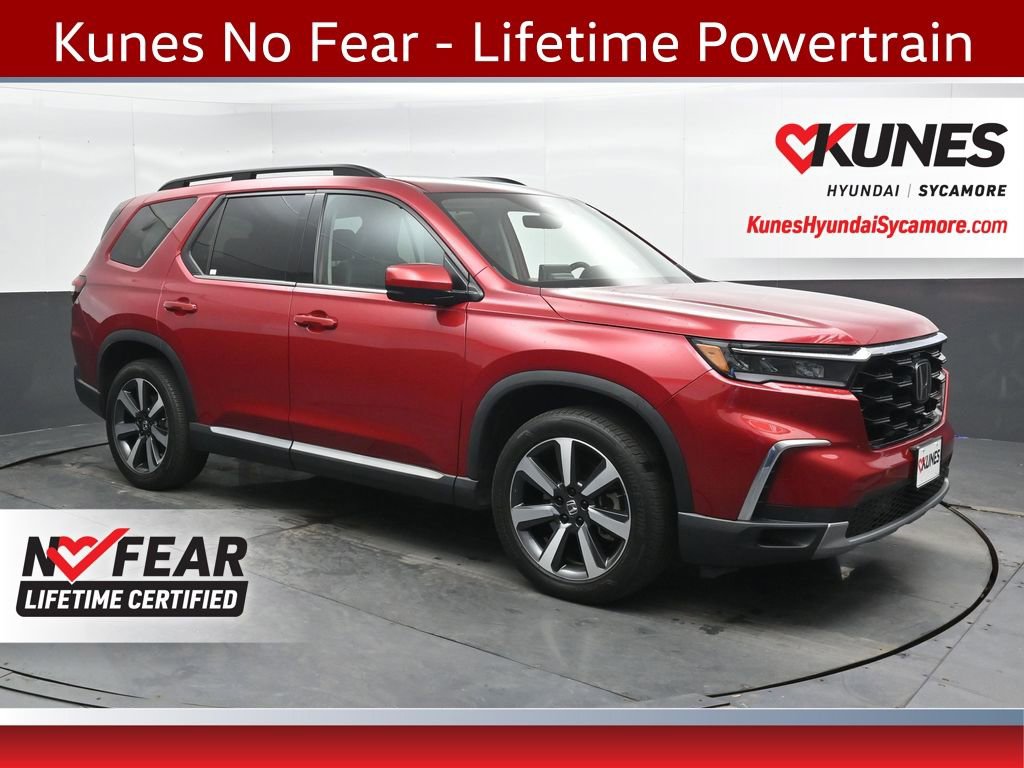 Used 2024 Honda Pilot Touring image 1